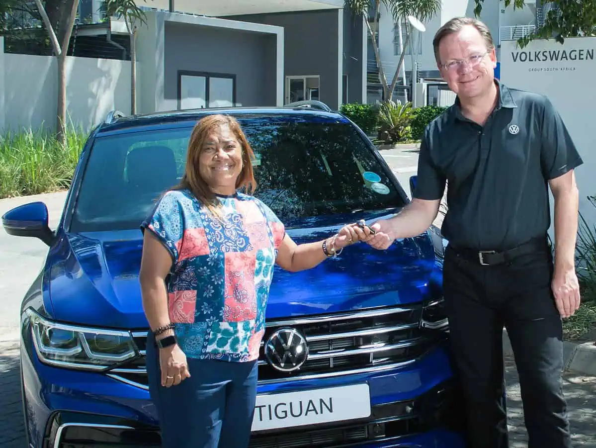 Banyana Banyana coach Desiree Ellis takes delivery of her new Volkswagen Tiguan_001